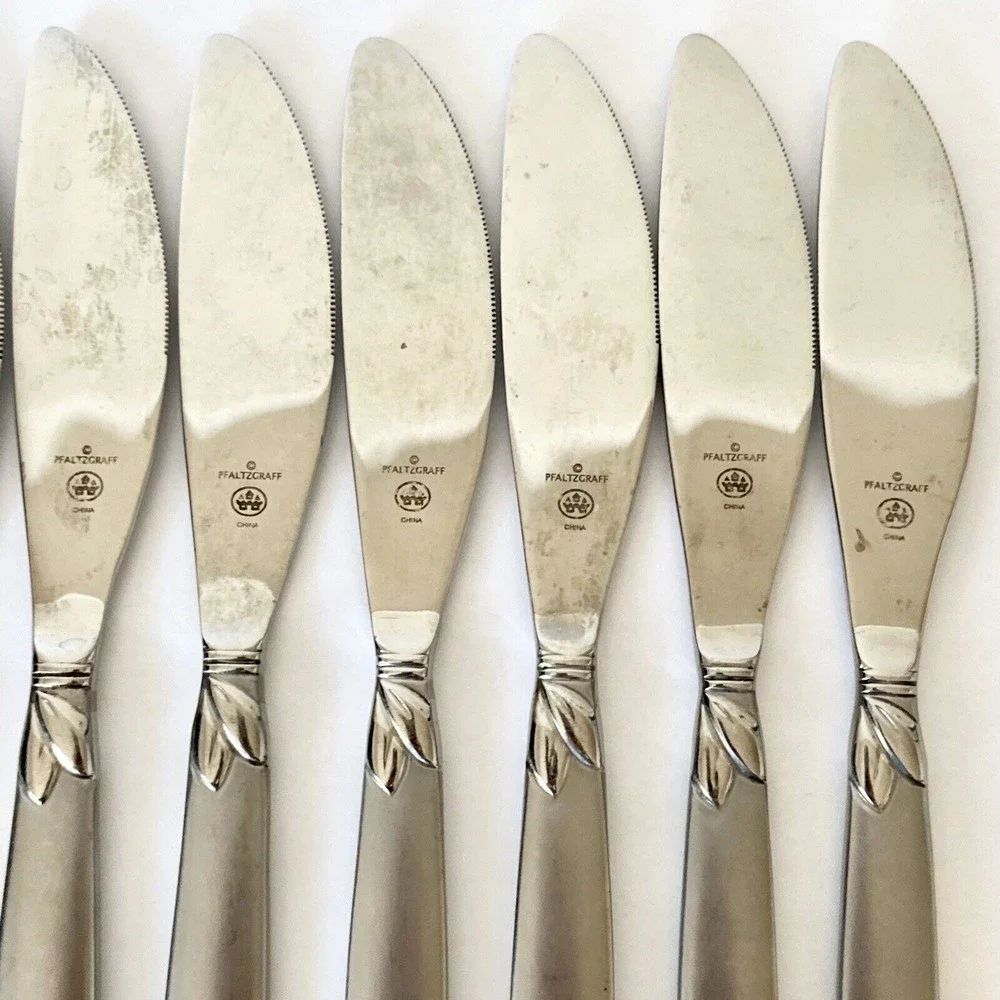 8 Pc‎ Pfaltzgraff stainless 18/0 Satin Laurel Frosted handle Dinner Knives￼